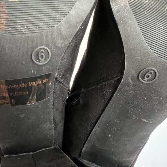 Wild Diva, Embroidered Floral Rose, Chunky Block Black Boots. Size: 6 - Picture 14 of 15